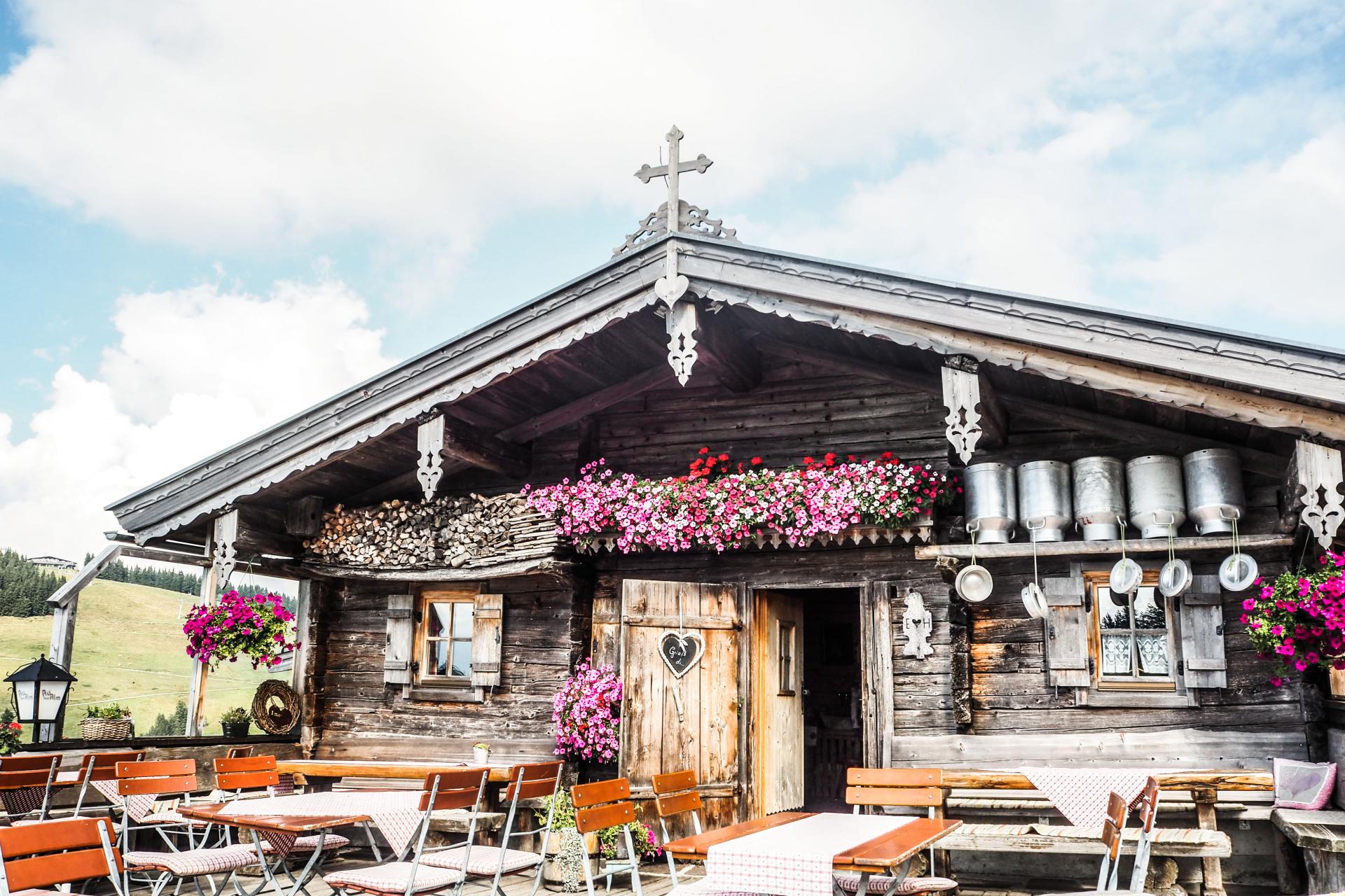 AU Alm Au&szlig;en