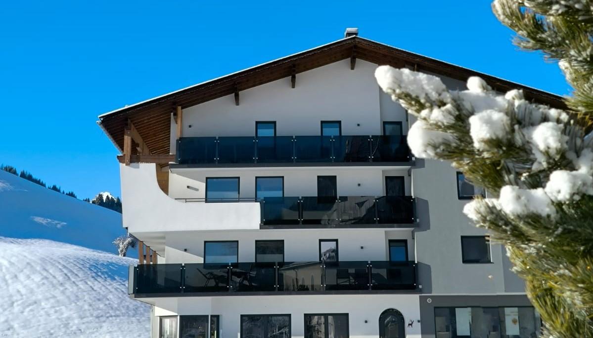 Berwang 1336 Apartments im Sommer