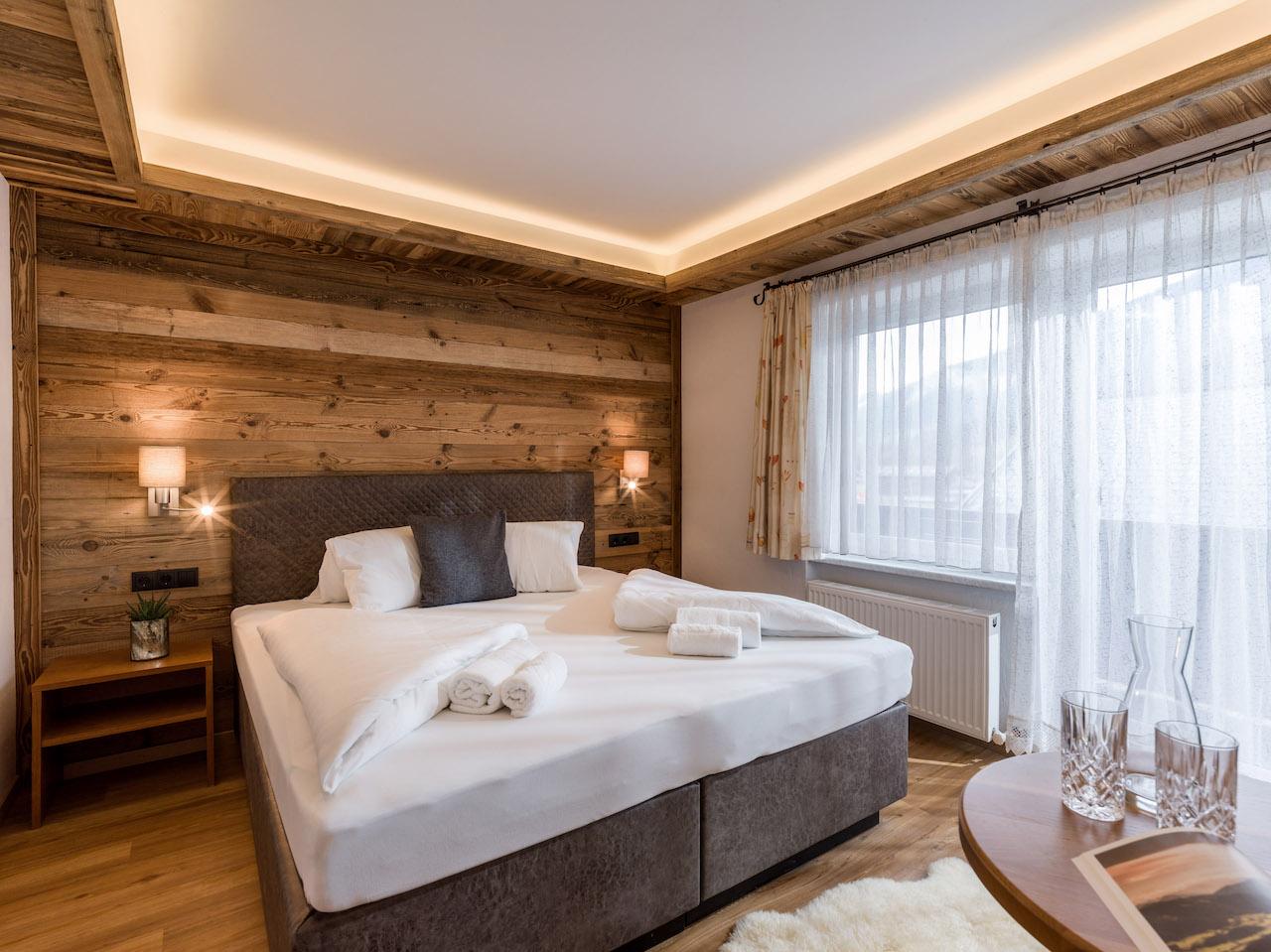 Zimmer mit Balkon und Bergblick im Guesthouse