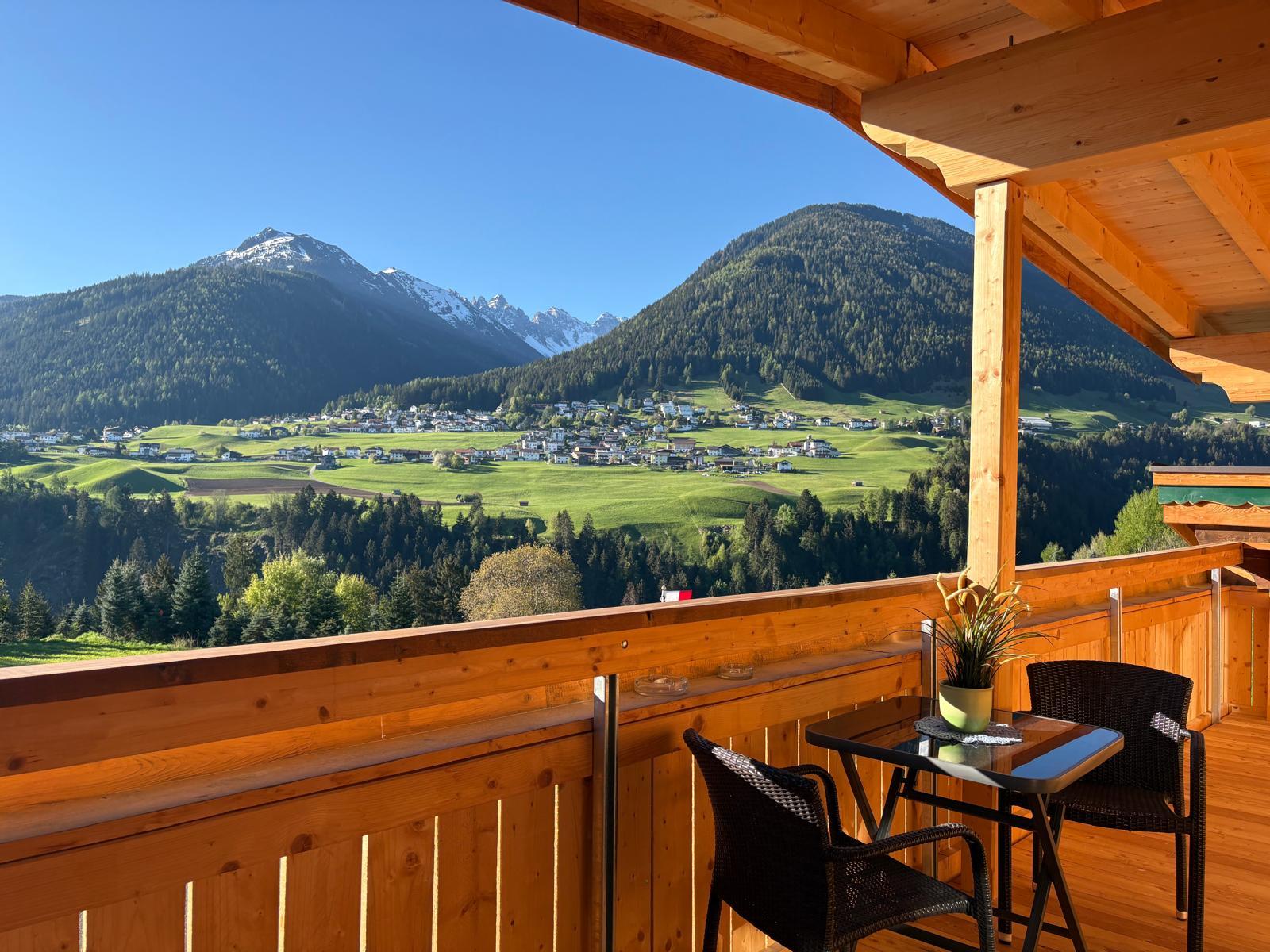 Alpenresort Panorama &ndash; Aussicht auf die Tiroler Alpen