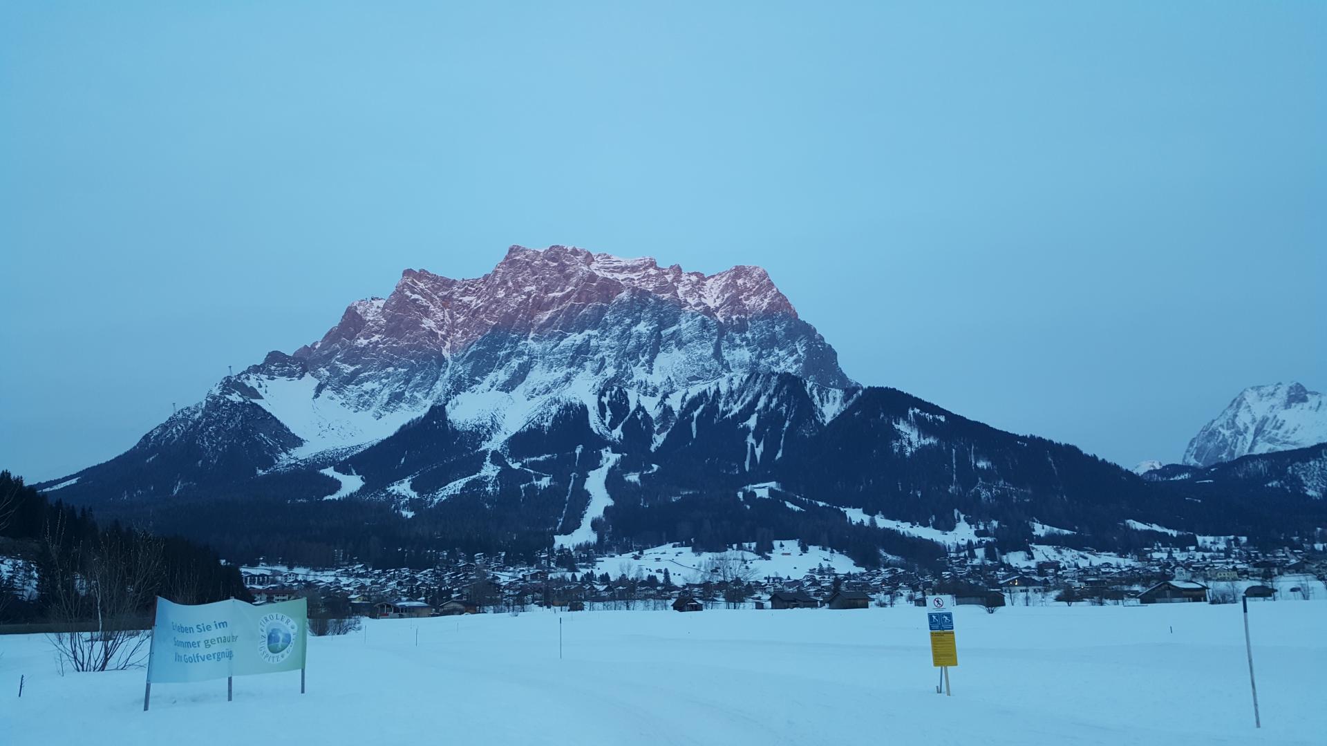 Zugspitze &uuml;ber Ehrwald
