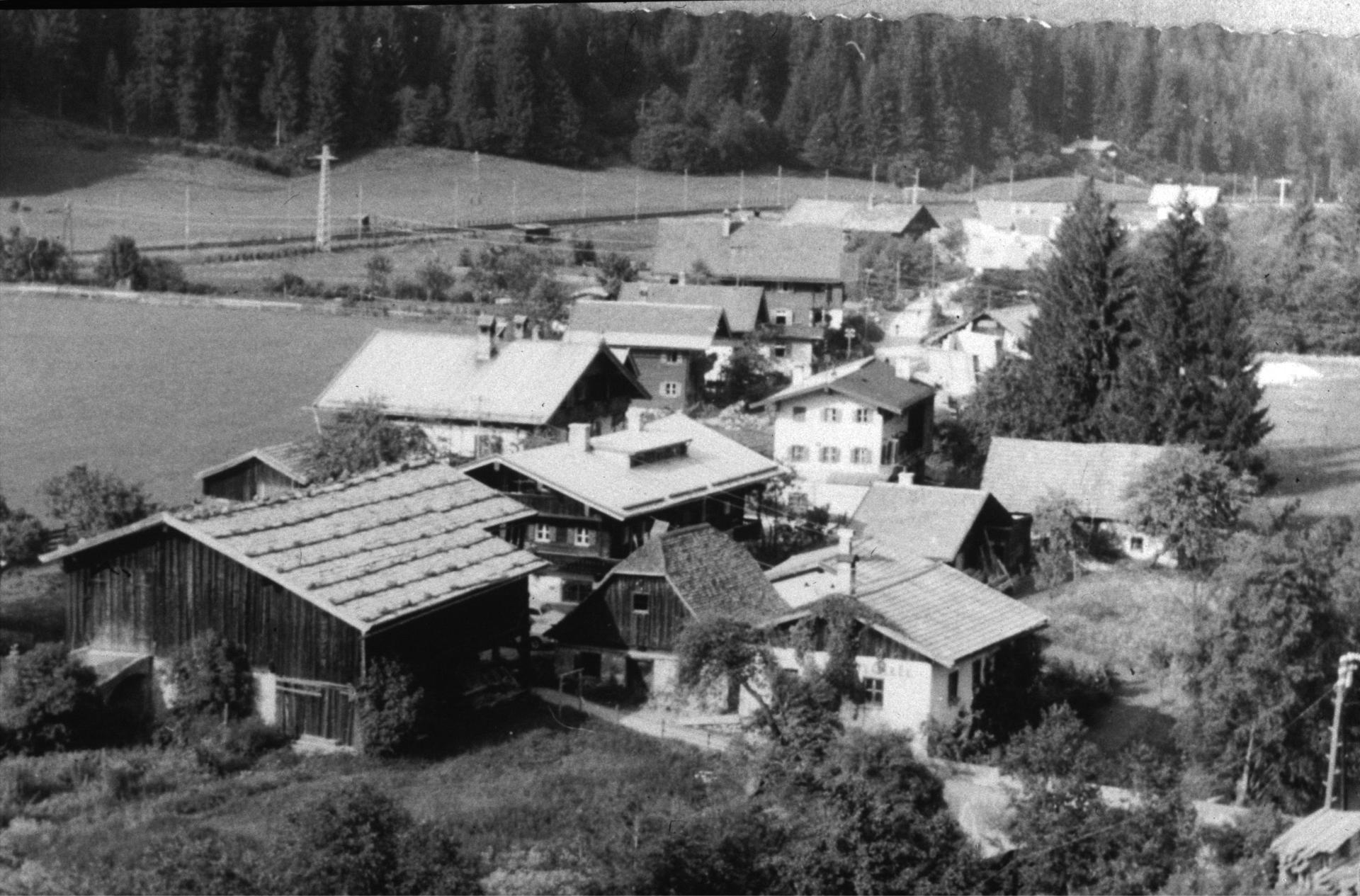 Weindiele, Ölschlag, Mühle und der Stall um 1960