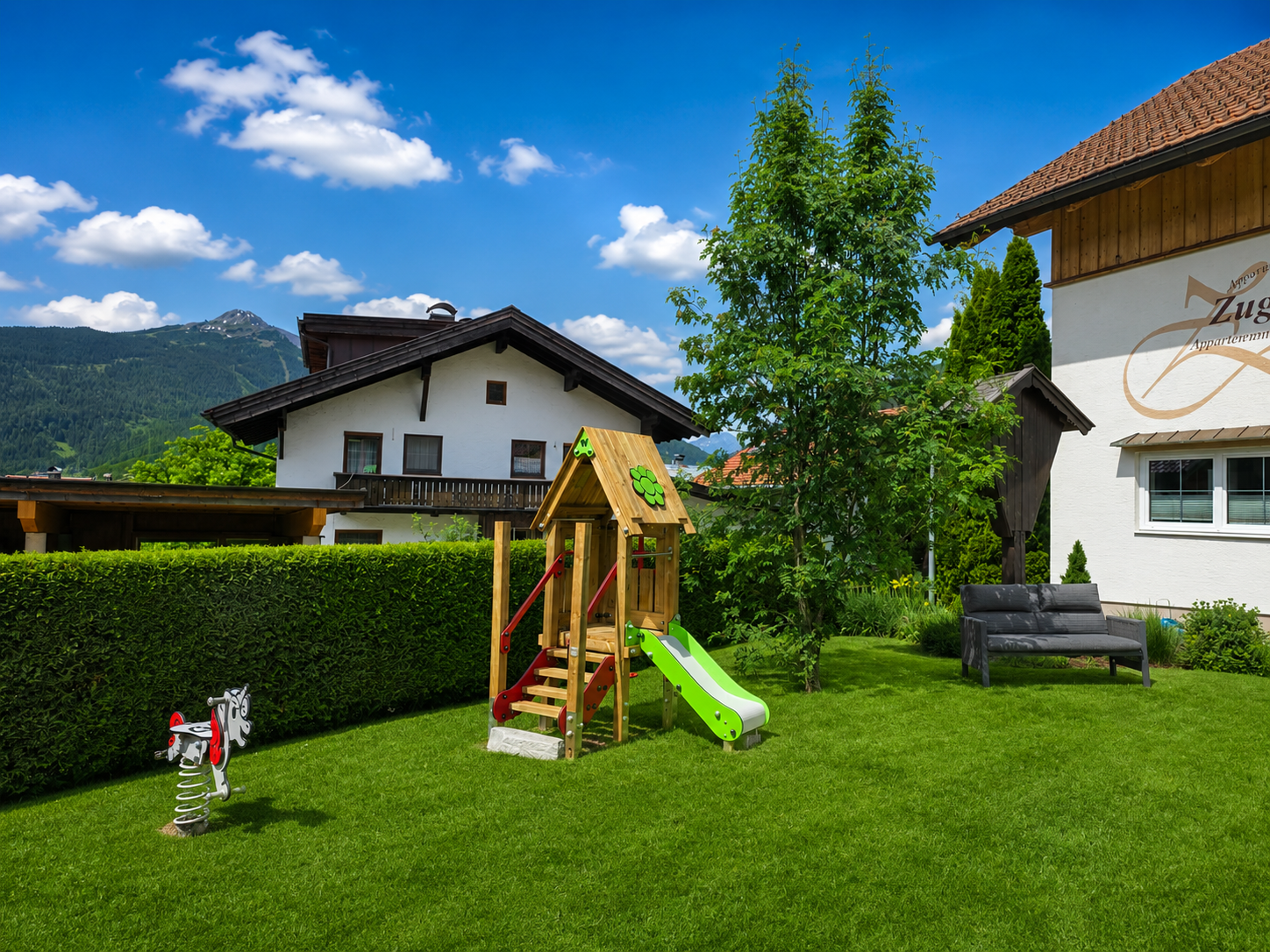 Spielbereich f&uuml;r Kinder im Zugspitzhof